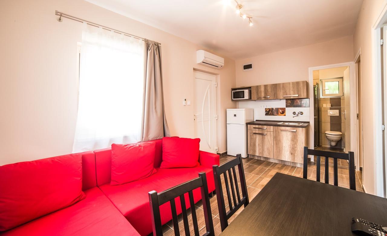 Tulipan Apartman Eger Exteriör bild