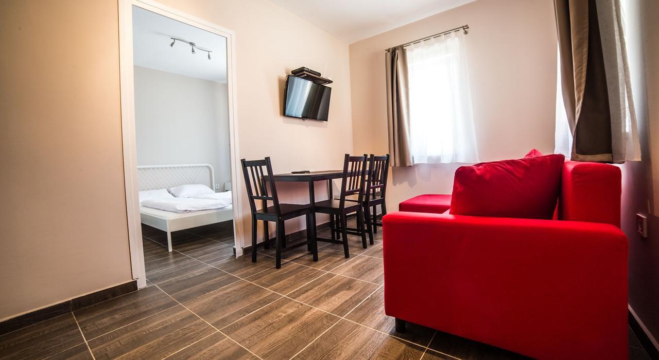 Tulipan Apartman Eger Exteriör bild